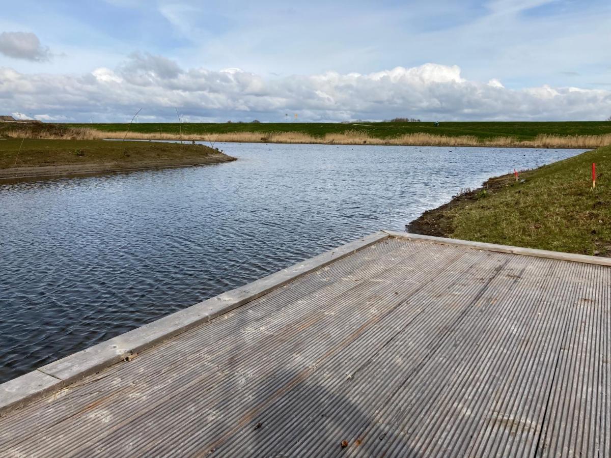 Tiny Vakantiehuis Aan Het Water Met Eigen Steiger En Airco Kampen Exteriör bild